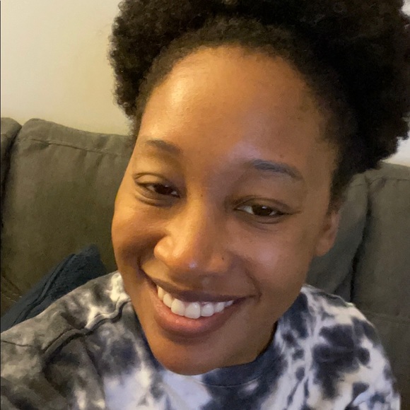 Meet your Posher, Ashlee - Picture 1 of 1